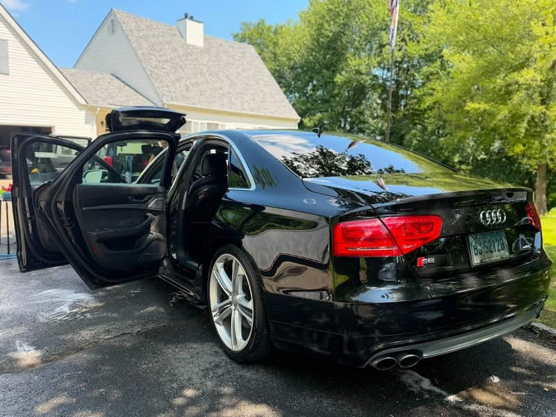 2013 Audi S8